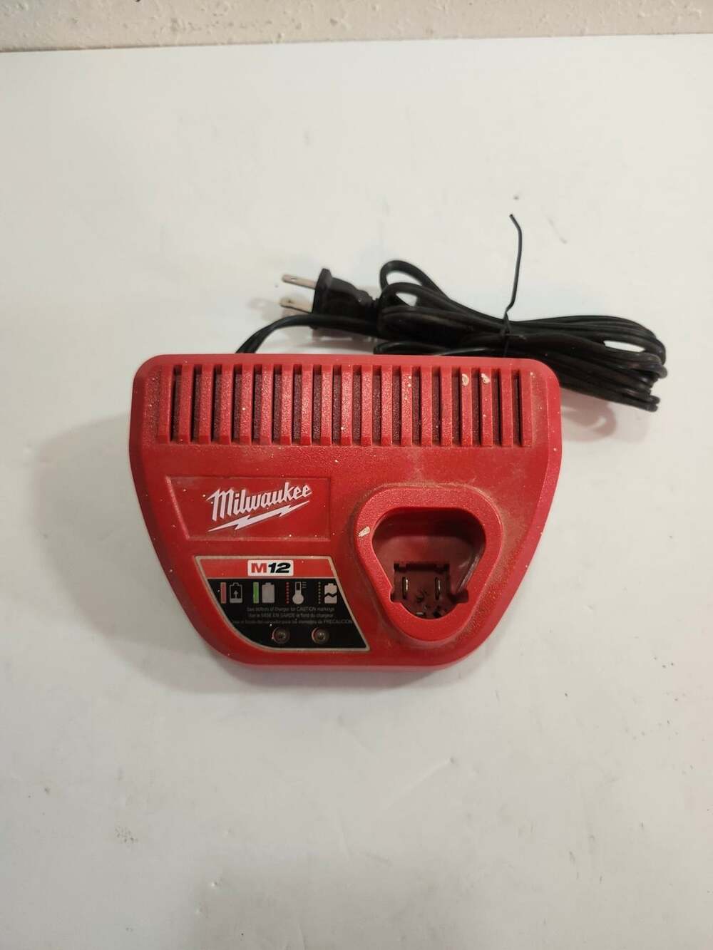 Milwaukee M12 Lithium-Ion Battery Charger 48-59-2401